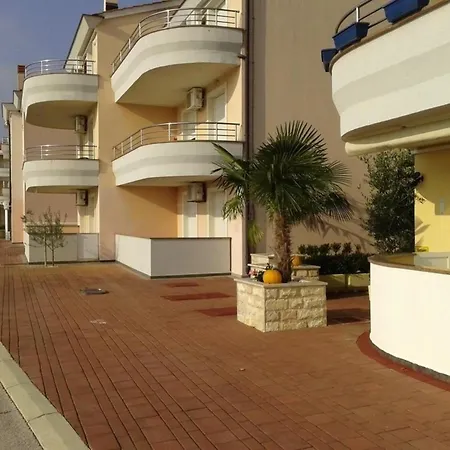 Ferienwohnung Fuer 4 Personen Ca 40 Qm In Medulin, Istrien Suedkueste Von Istrien - B60171 Appartement