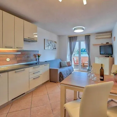 Ferienwohnung Fuer 4 Personen Ca 40 Qm In Medulin, Istrien Suedkueste Von Istrien - B60171 Appartement Medulin