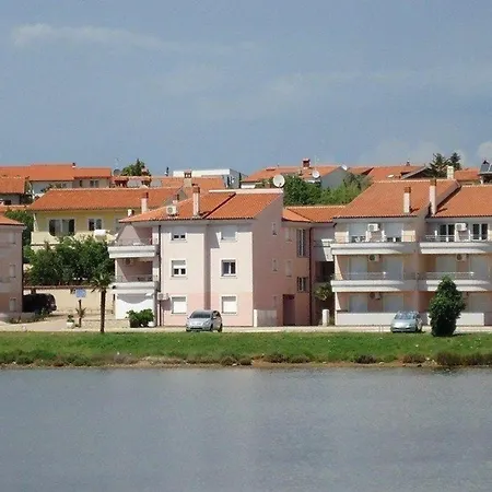 Ferienwohnung Fuer 4 Personen Ca 40 Qm In Medulin, Istrien Suedkueste Von Istrien - B60171 Appartement